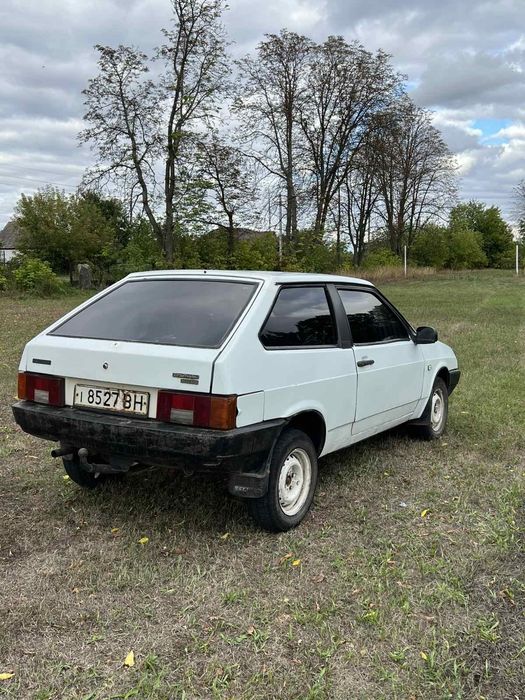 Автомобіль ВАЗ 2108