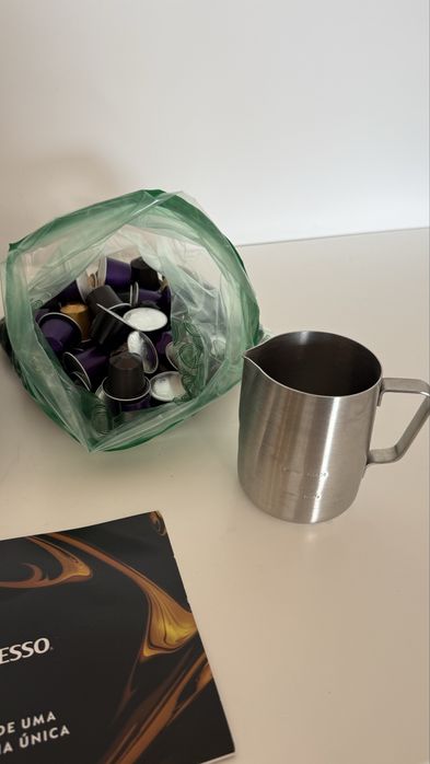 Máquina Nespresso Creatista Pro + oferta café