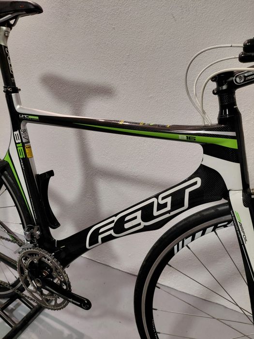 Bicicleta de triatlo / contrarelógio/ estrada Felt B16