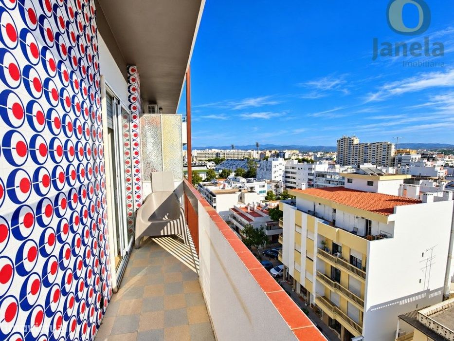T2 com Boa localização, perto do Mercado, com grande varanda e vist...