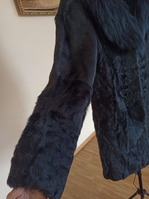 Продам шубу з натуральної шерсті
