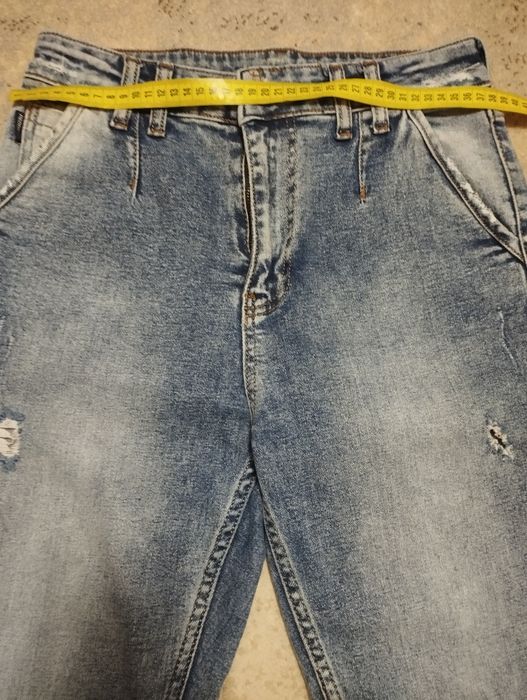 Жіночі джинси мом