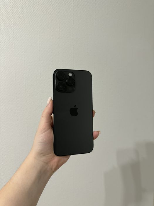 IPhone 14 Pro Max  128GB у чорному кольорі