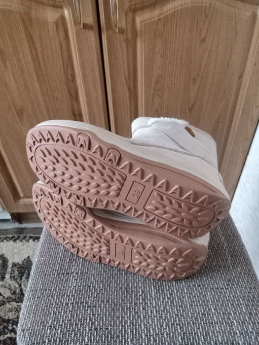 Сапожки  дутики жіночі теплі  39 р. WALK  MAXX.