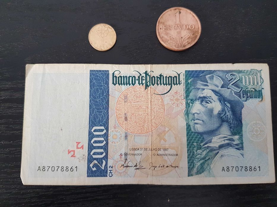Moedas e notas de escudo