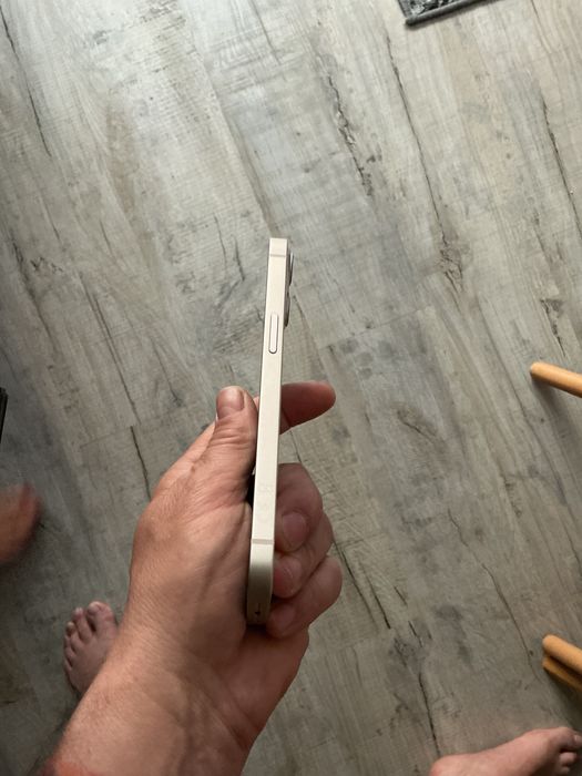 iPhone 13 128 GB.Stan praktycznie idealny.