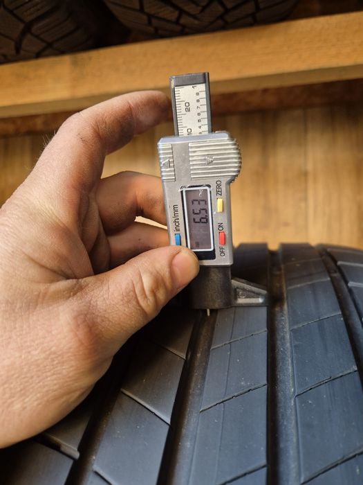 225/40/19 Bridgestone Para Lato 6,5mm 2022r