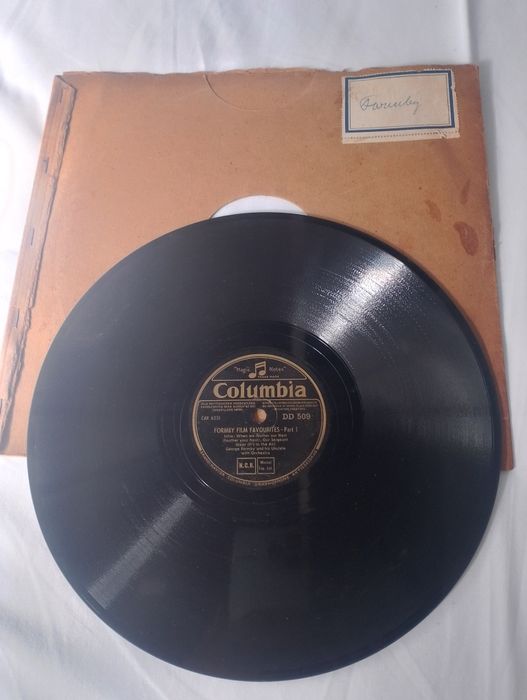 Є в продажі 40шт, грамафонні ріщного жанру  пластінки, того времені