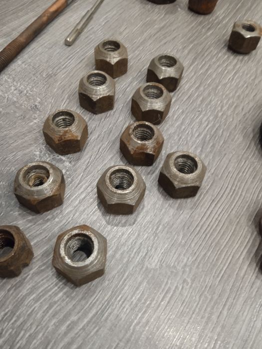 Інструменти ,болти шурупи