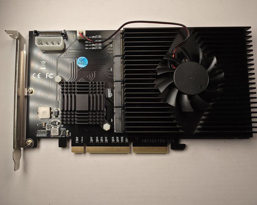 Adaptador PCIe para 4x SSD M.2 NVMe – Novo