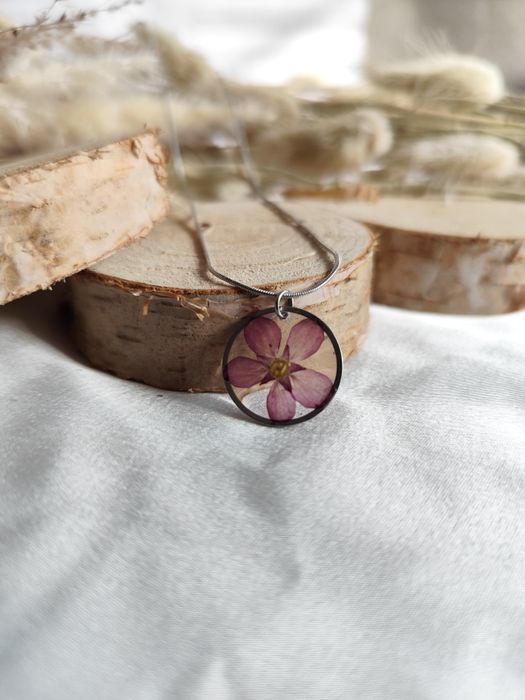 Biżuteria z żywicy żywy suszony kwiat skalnicy żywica naszyjnik stal