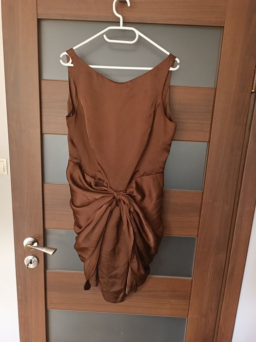 ASOS brązowa sukienka z odkrytymi plecami