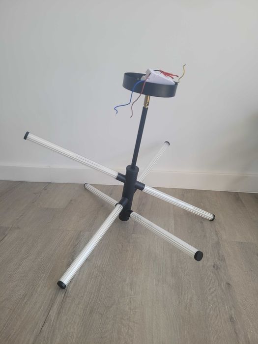 Lampa LED nowoczesna