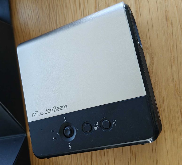 ASUS ZenBeam E2 - Pico Projektor Mini LED Przenośny WVGA - 854 x 480
