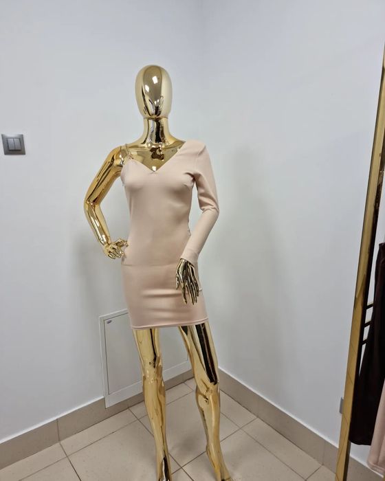 Sukienka z łańcuszkiem