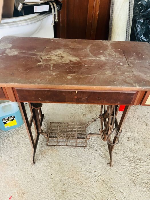 Máquina de costura antiga