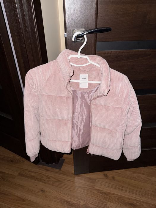 Куртка на дівчинку