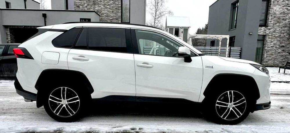 Toyota RAV4 2020 року