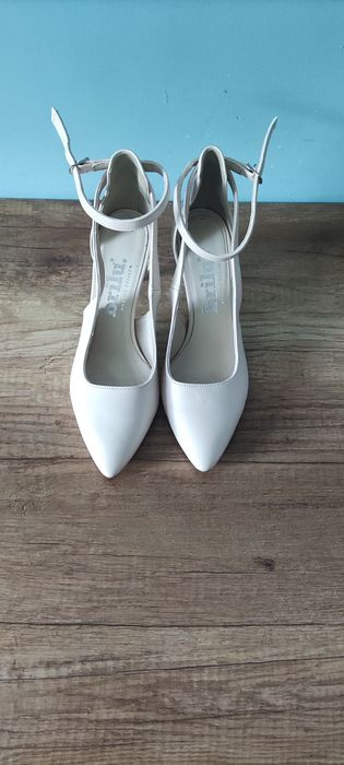 Buty ślubne brilu