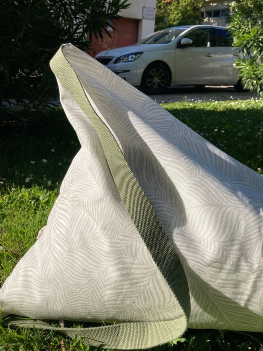 Almofada/Puff para a praia, piscina ou jardim. Nova