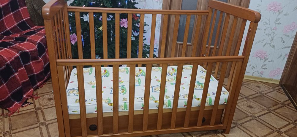 Кроватка VERES з маятником