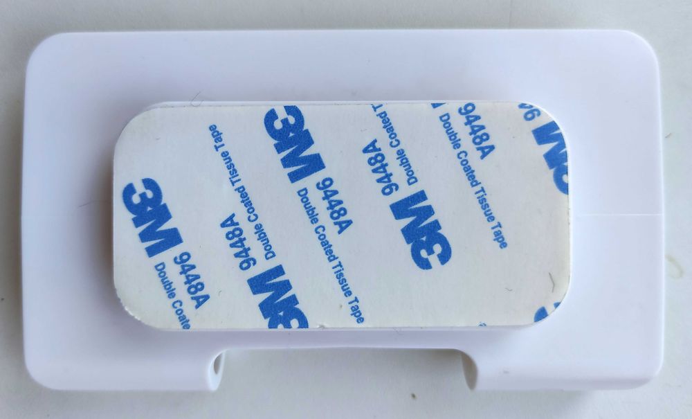 Держатель смартфона на вертикальной поверхности