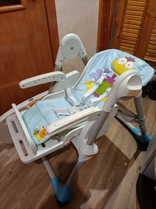 Продам стульчик для кормления Chicco Polly.