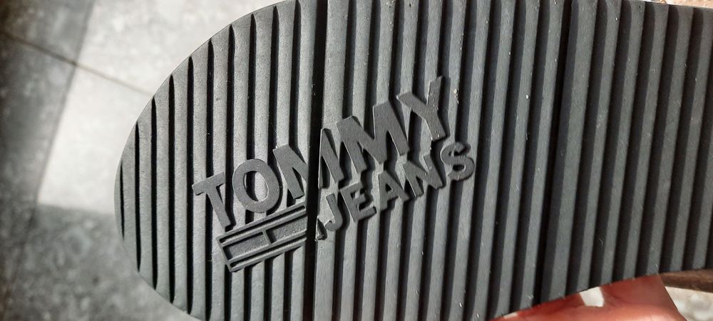TOMMY HILFIGER złote sandały damskie 37