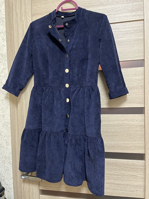 Сукня гарна на дівчинку.