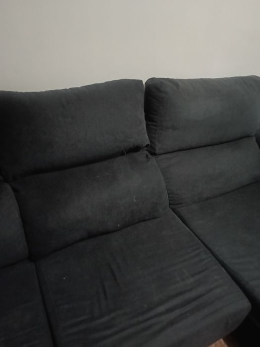 Sofá com Chaise Lounge e arrumação