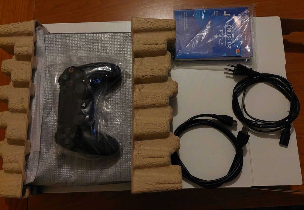 PlayStation4 HDR Slim 1TB + 14 Jogos