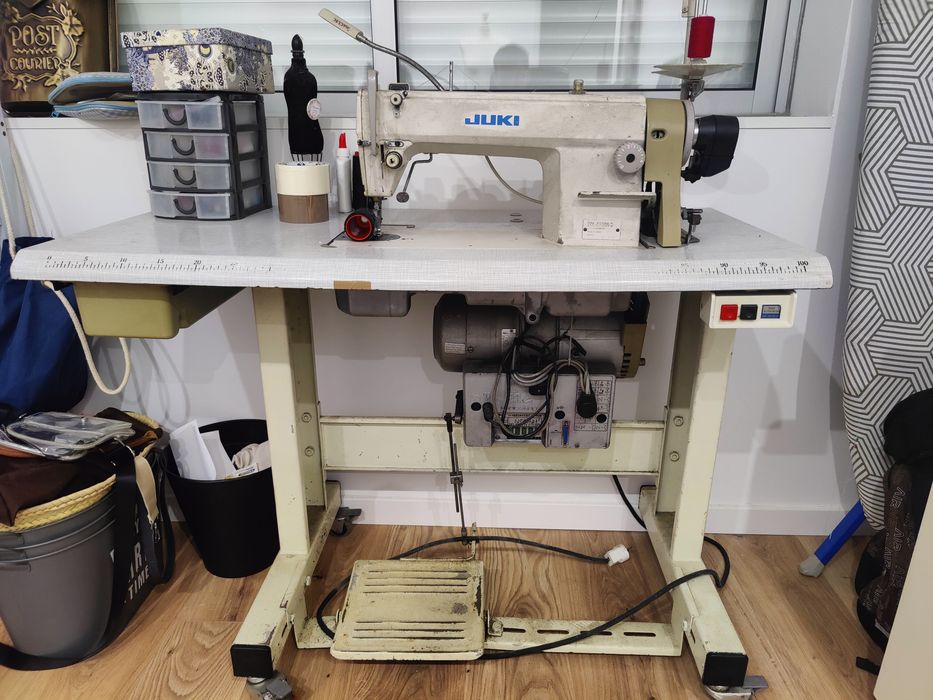 Máquina industrial ponto corrido Juki