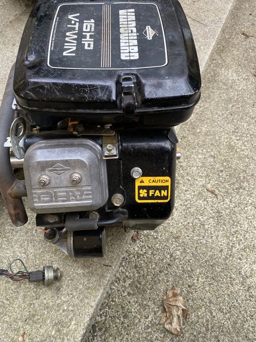 Silnik Briggs & Stratton Vanguard 16 KM