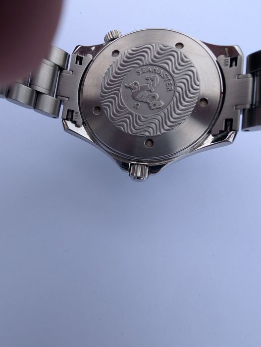 Vendo Omega Seamaster mostrador preto