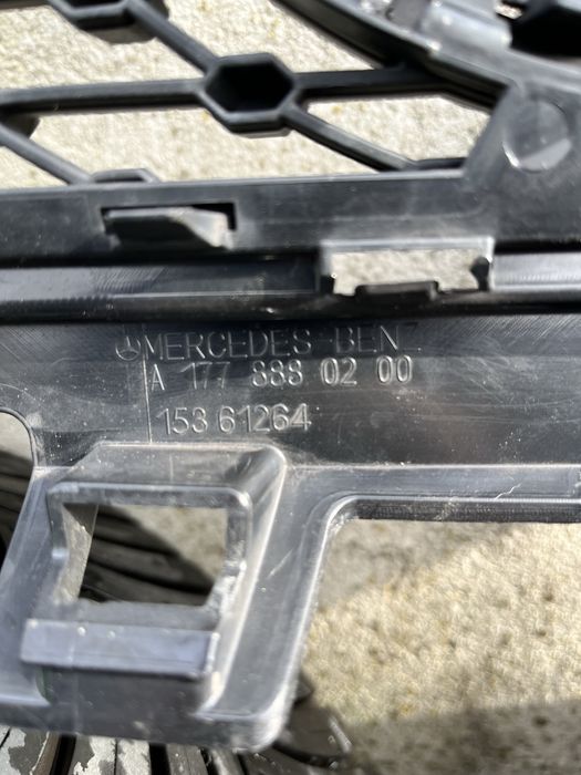 Grelha frontal Mercedes a180 - w177