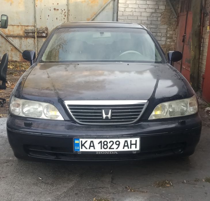 хонда~легенда~97г.в.,акпп,каждый день на ходу,обслуженная.