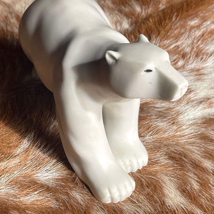 Réplica da escultura 'Urso Polar' de François Pompon