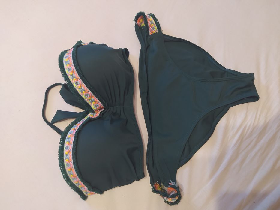 Купальник новий з вишивкою