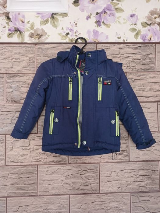 Куртка демісезон на хлопчика 4-5 років