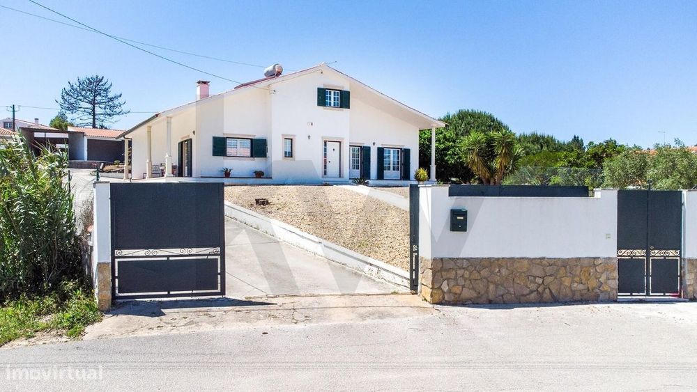 Moradia Isolada T4, com terreno de 1800m2, Alcobaça