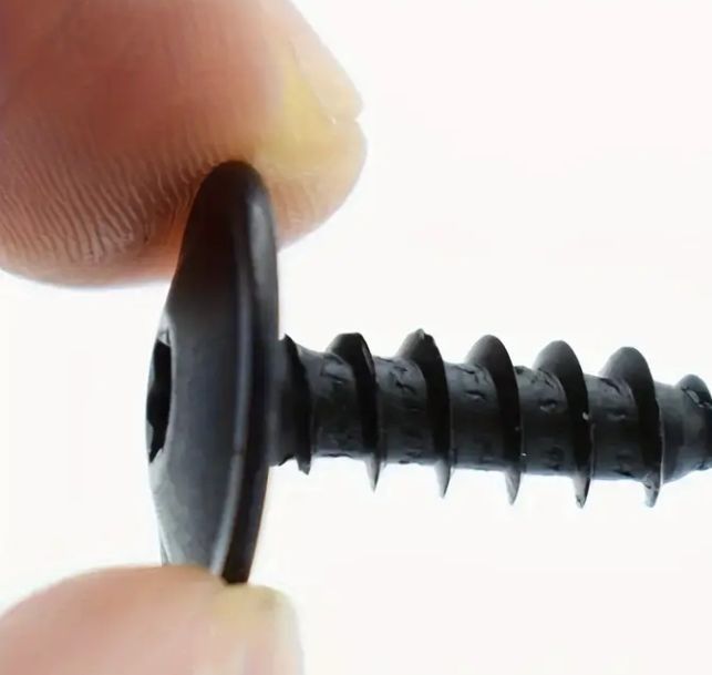 Parafusos em aço autoperfurantes