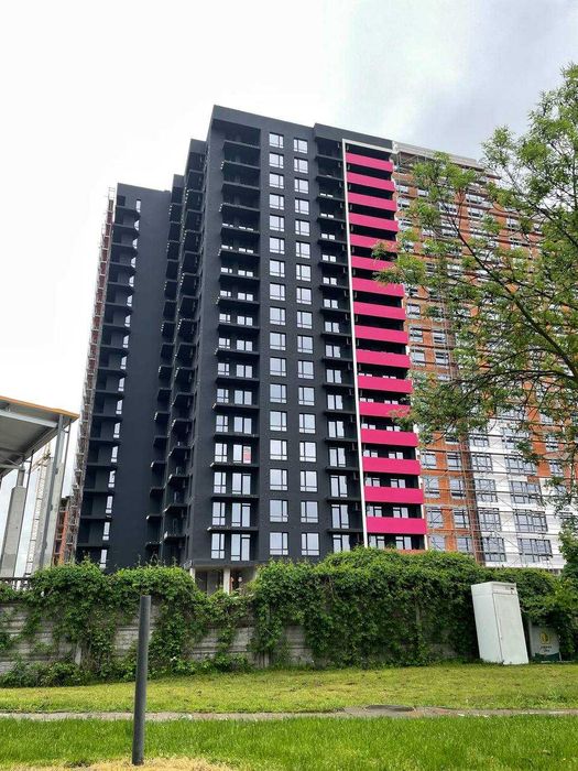 Продається видова однокімнатна квартира з балконом у ЖК Skygarden