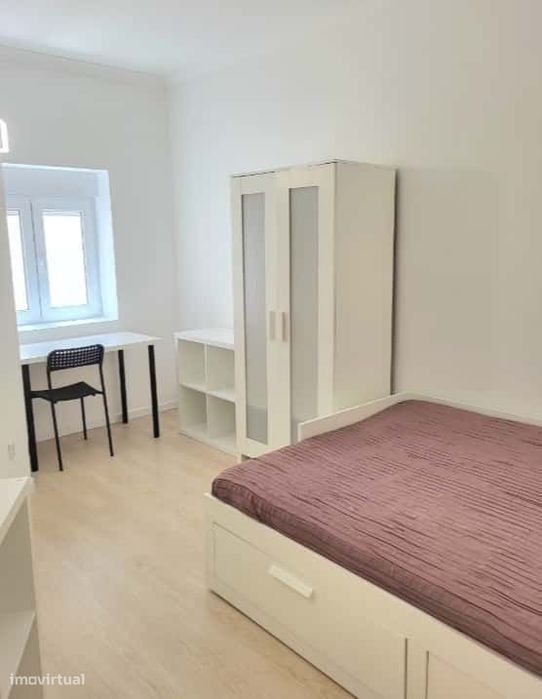 Superior room with shared bathroom