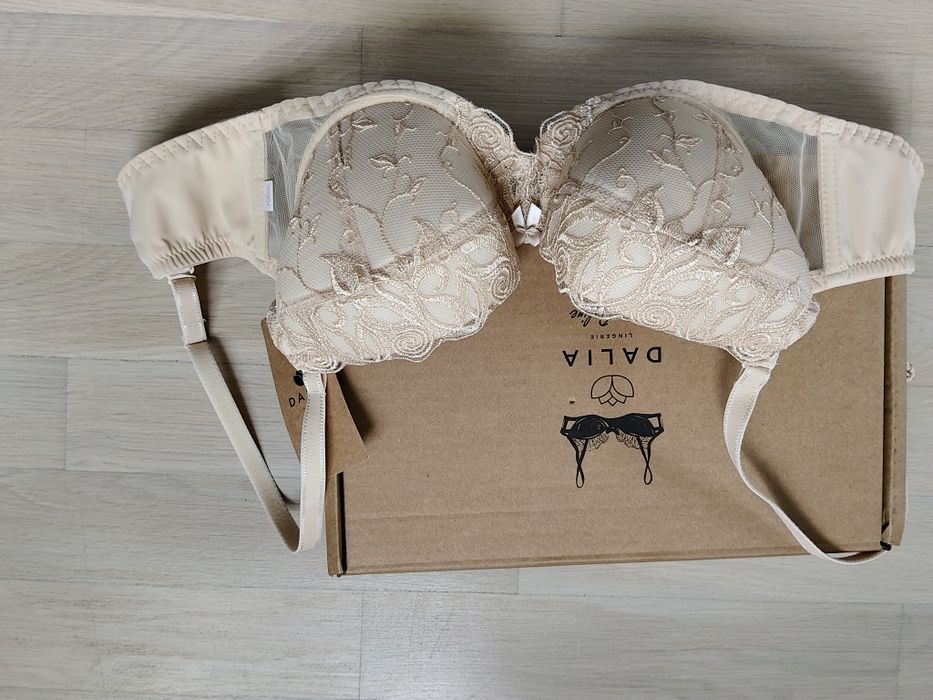 Nowy biustonosz Dalia Lingerie beżowy