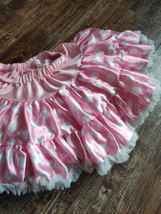 Śliczna spódniczka mini gęsta rozkloszowana