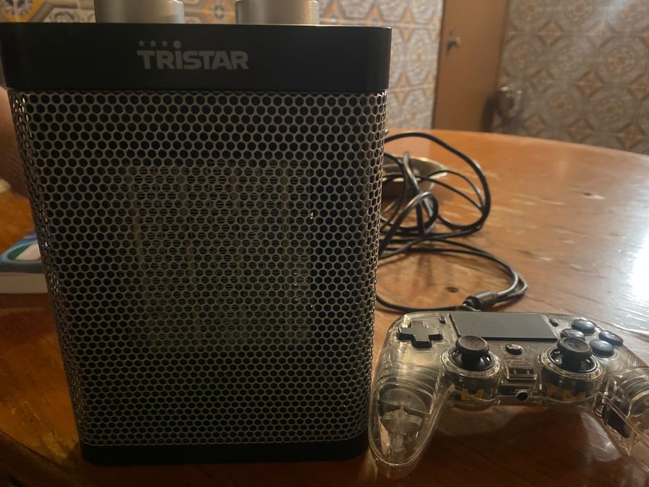 Aquecedor Cerâmico Tristar + Comando Nacon Transparente (PS4 / PC)