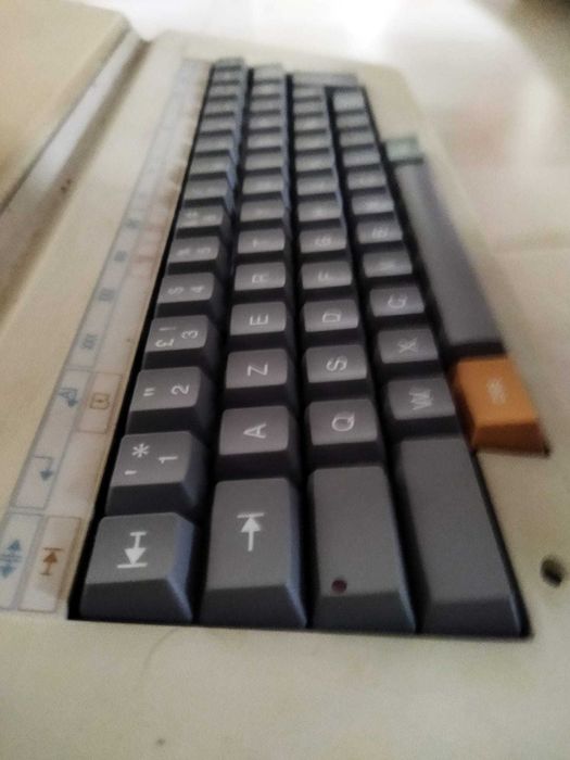 Máquina de escrever Canon ES 3