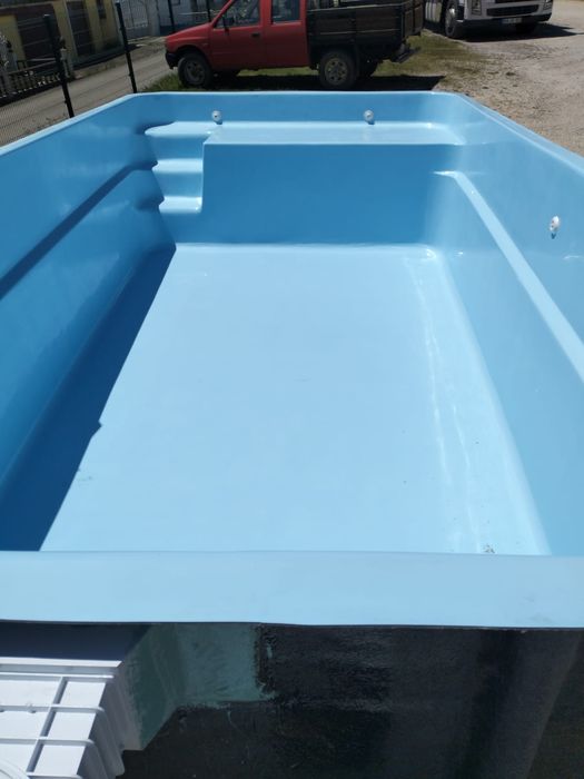 Pack piscina em fibra + casa de máquinas + transp