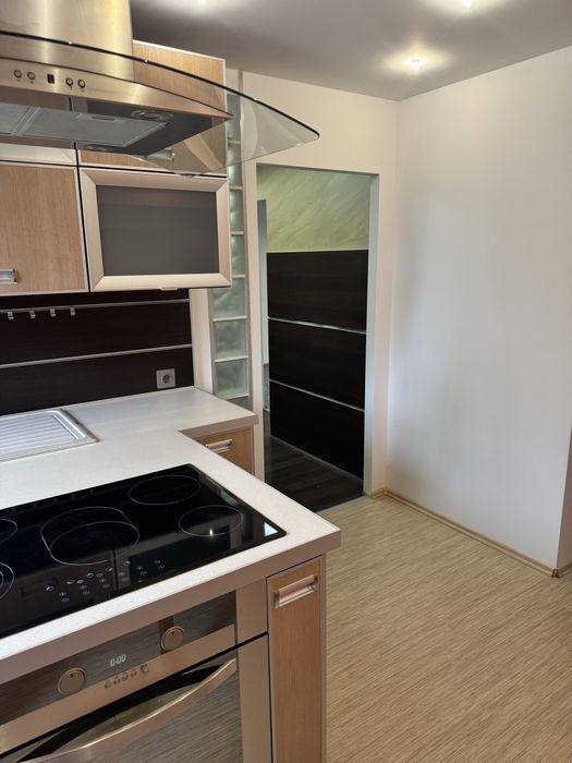 Mieszkanie 3 pokoje 62 m2 Nowowiejska, budynek wielorodzinny