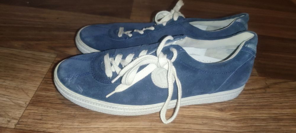 Продаються жіночі кросівки Nike, N, Regatta та інші